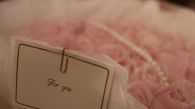 求婚花束粉色玫瑰花珍珠串纱幔花朵鲜花卡片
