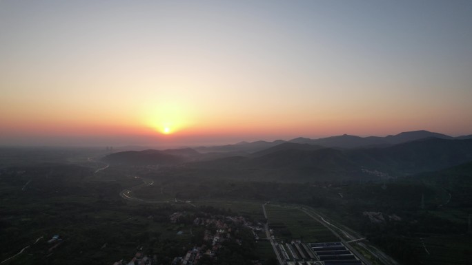 山区山村日出晚霞齐鲁天路解锁中国临朐站