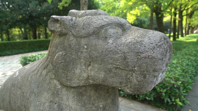 南京明孝陵风景区石象路石獬豸雕塑