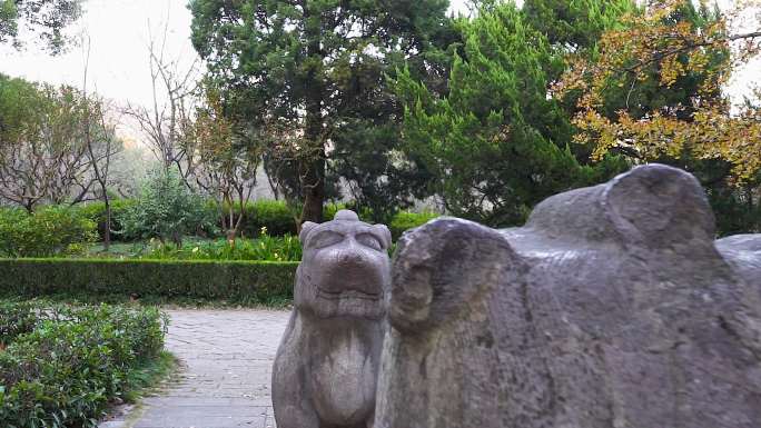 南京明孝陵风景区石象路石獬豸雕塑
