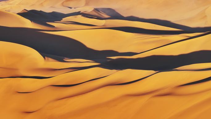 沙漠航拍新疆库木塔格