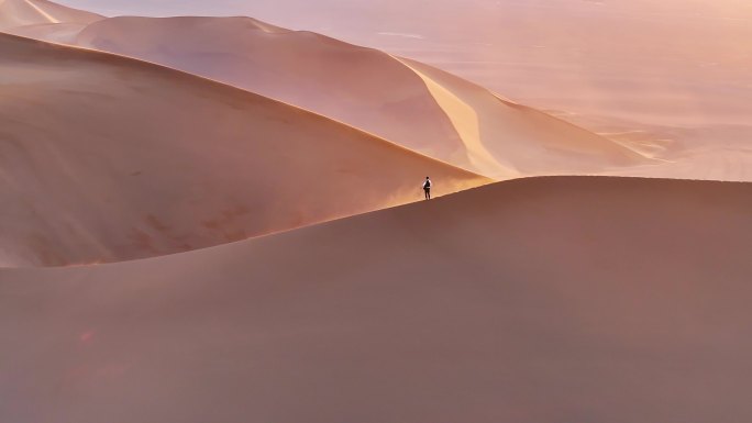 航拍征服沙漠（新疆库木塔格）