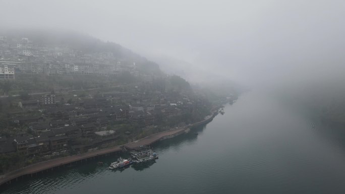 重庆酉阳土家族苗族 龚滩千年古镇