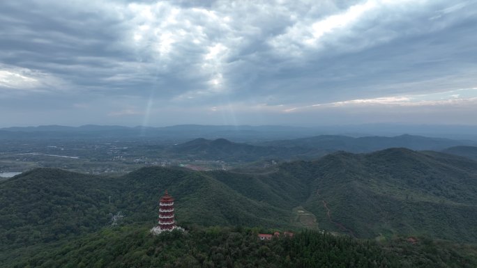 航拍襄阳古隆中风景区腾龙阁景点自然风光