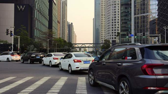 广州十字路口上下班高峰期交通