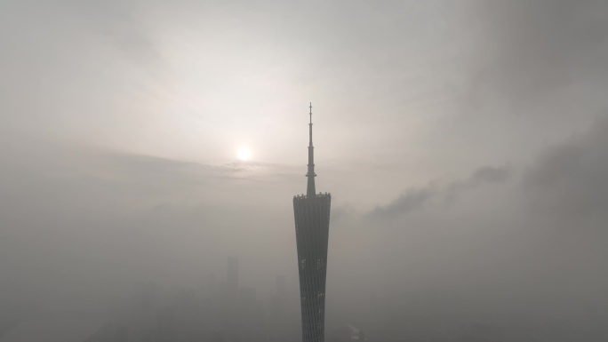 广州塔云雾清晨阳光雨后天气日出极端天气