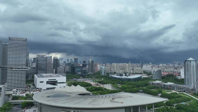 上海科技馆暴风雨来袭