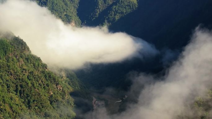 4K-云雾缭绕的怒江峡谷