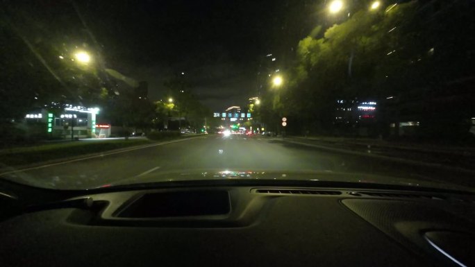 夜间开车 路灯 近光灯 第一视角 开车