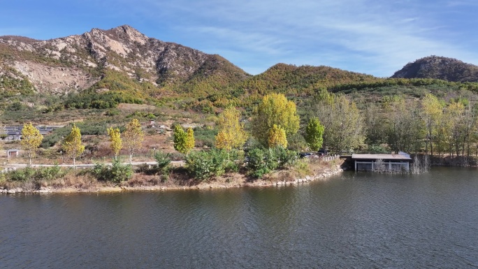 航拍威海市环翠区里口山水库秋季风景