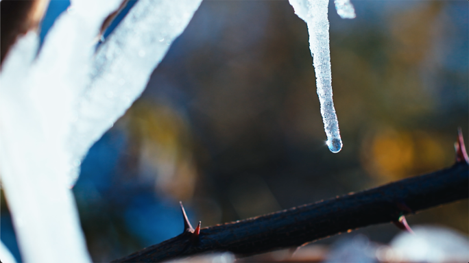 水珠滴落水滴冰雪融化一滴水