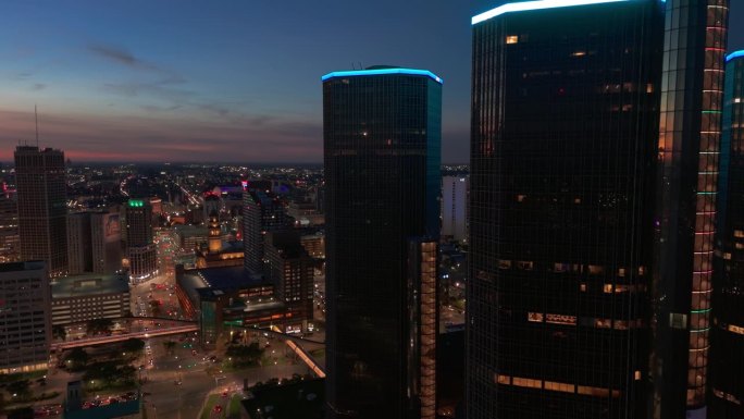 底特律，美国。底特律市的航拍照片。晚上的时间。美国密歇根州底特律。2023年9月20日
