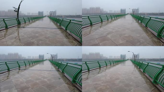 冷雨步行桥