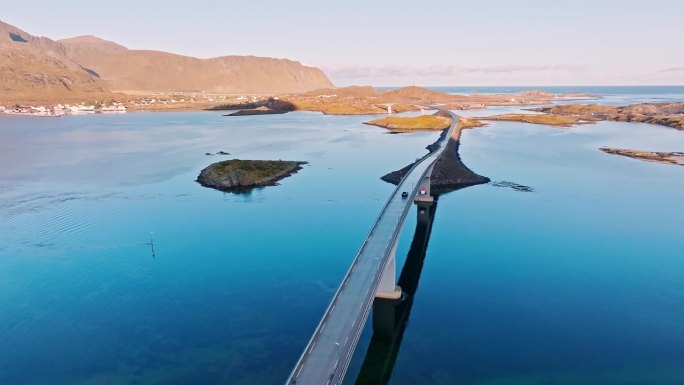 在挪威罗弗敦，从空中俯瞰一座风景优美的海上大桥