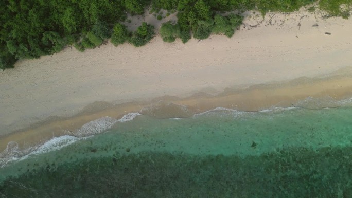 龙目岛Selong Belanak海滩鸟瞰图