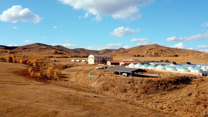 航拍内蒙乌兰布统景区居民住房