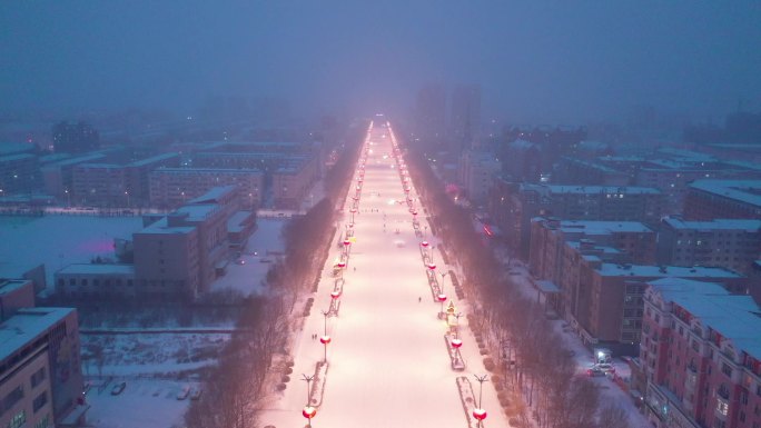 黑河通江路夜景大雪