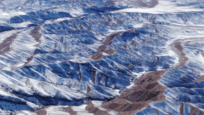 航拍雪山 干净 高原 高海拔