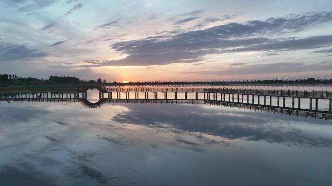 湖泊夕阳