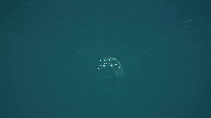 蛟龙号载人潜水器潜水