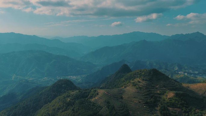 丘陵山地层峦叠嶂