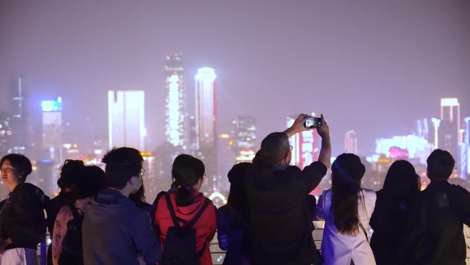 网红打卡重庆南山拍照游客旅游