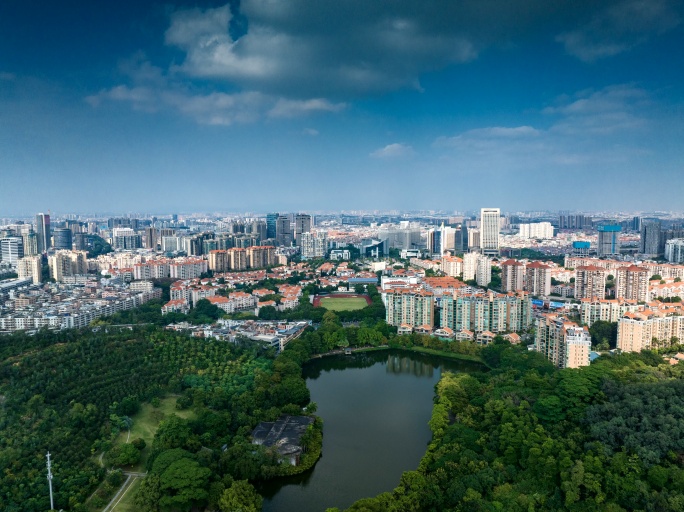 航拍东莞旗峰山城市延时摄影