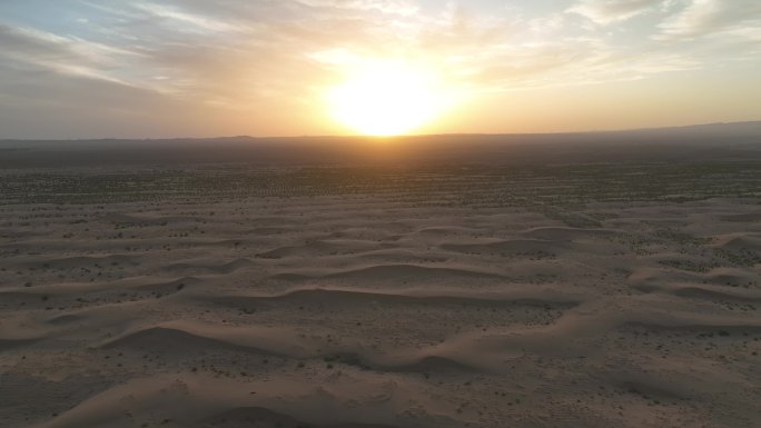 沙漠绿洲防沙治沙 巴丹吉林沙漠 甘肃张掖