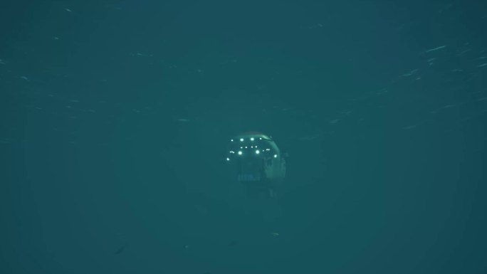 蛟龙号载人潜水器潜水