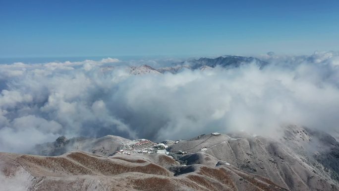 雪山之巅 云海 移动延时 航拍