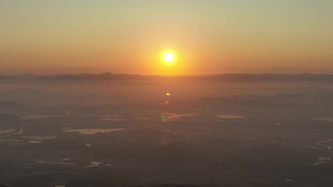 江南浙江田野早晨日出晨雾云雾村落水墨山水