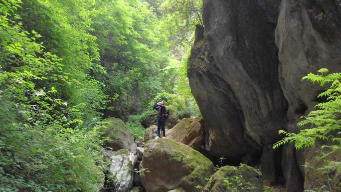 探险 山谷 山区 徒步 峡谷