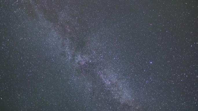 银河系在夜空中移动的时间流逝