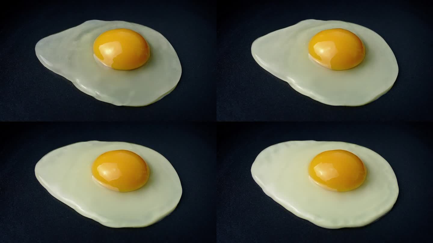 完美的鸡蛋打进煎锅