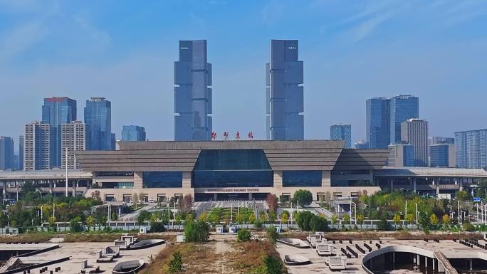 4K高清：郑州地标建筑之高铁站和双子塔