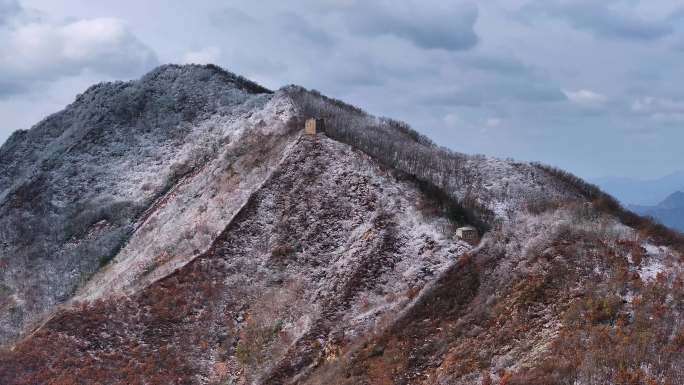 河北唐山迁西青山关长城雪景