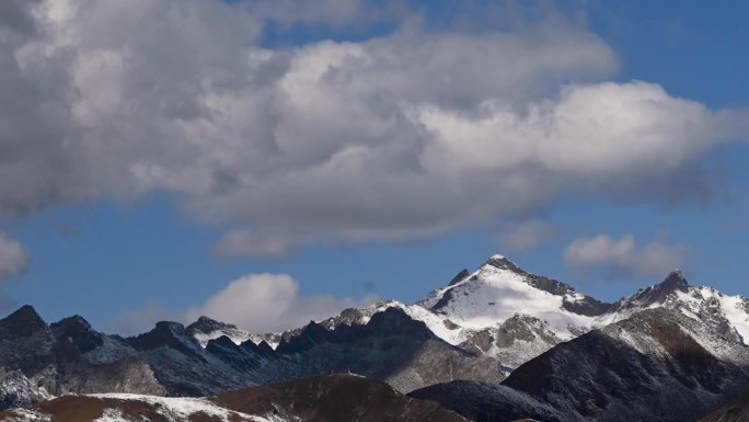 川西雪山延时视频