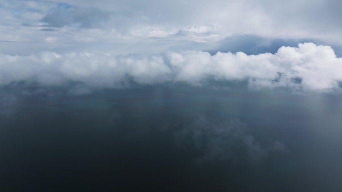 航拍西藏阿里地区阴雨天的班公湖