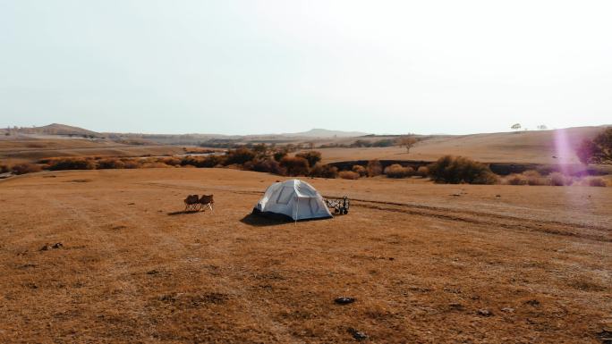 航拍露营在内蒙古乌兰布统草原上