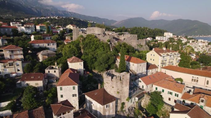 Kanli Kula要塞，Herceg Novi，黑山全景海岸景观-航拍