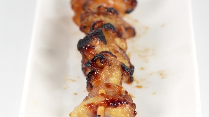 烤鸡肉串是日本食品