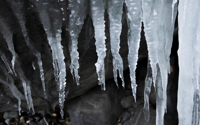 立冬冬天冰雪融化水滴滴水水资源冰川结冰