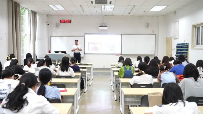 大学 课堂 教师讲课 学习 深职大