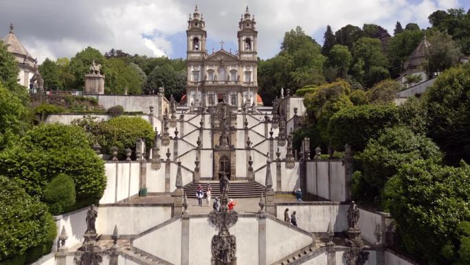 葡萄牙布拉加历史悠久的圣耶稣教堂鸟瞰图