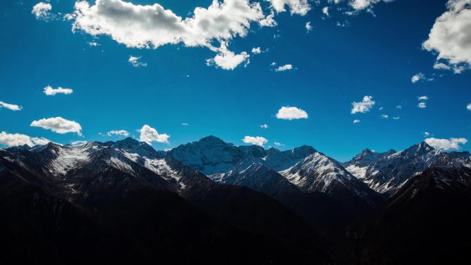 雪山群延时摄影