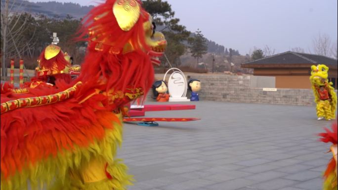 传统文化表演舞狮抢绣球登高