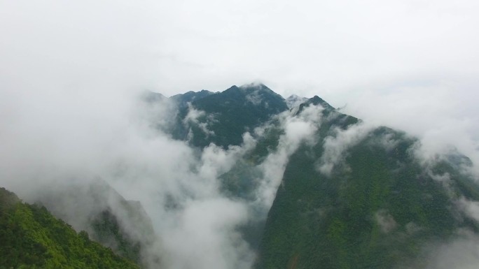 云雾缭绕的山峰155