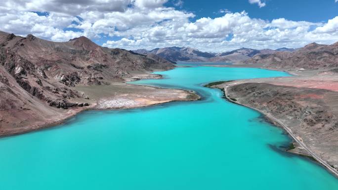 航拍西藏班公湖