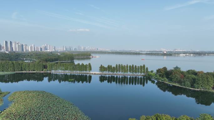 4k航拍武汉东湖晴天大景