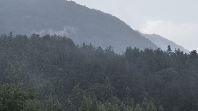 4k 大别山雨景 风雨欲来